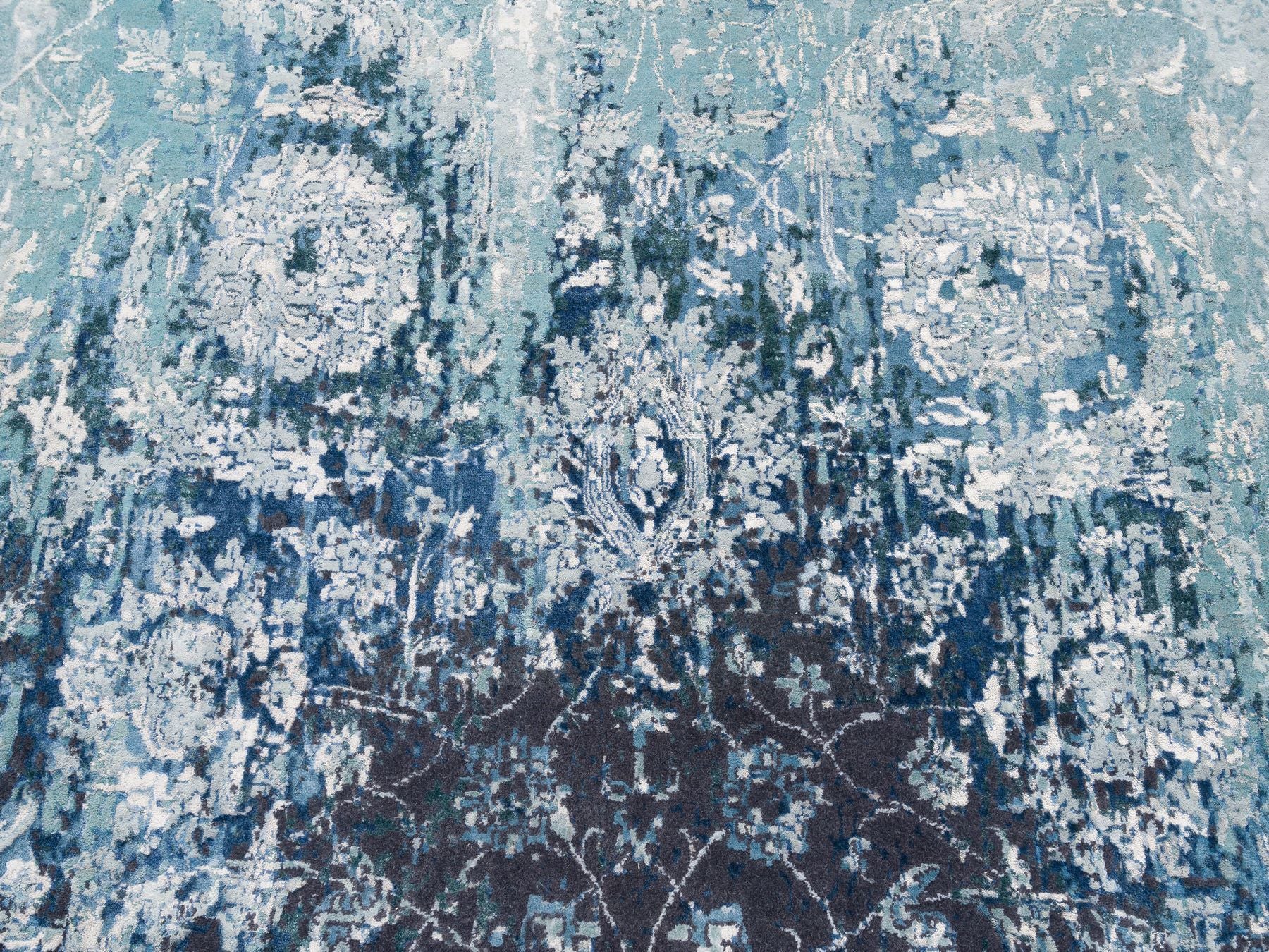 Tabriz Transitional hand-knotted wool/silk rug in Blue, 9'1" x 11'9" — SKU O062840 (view 8)
