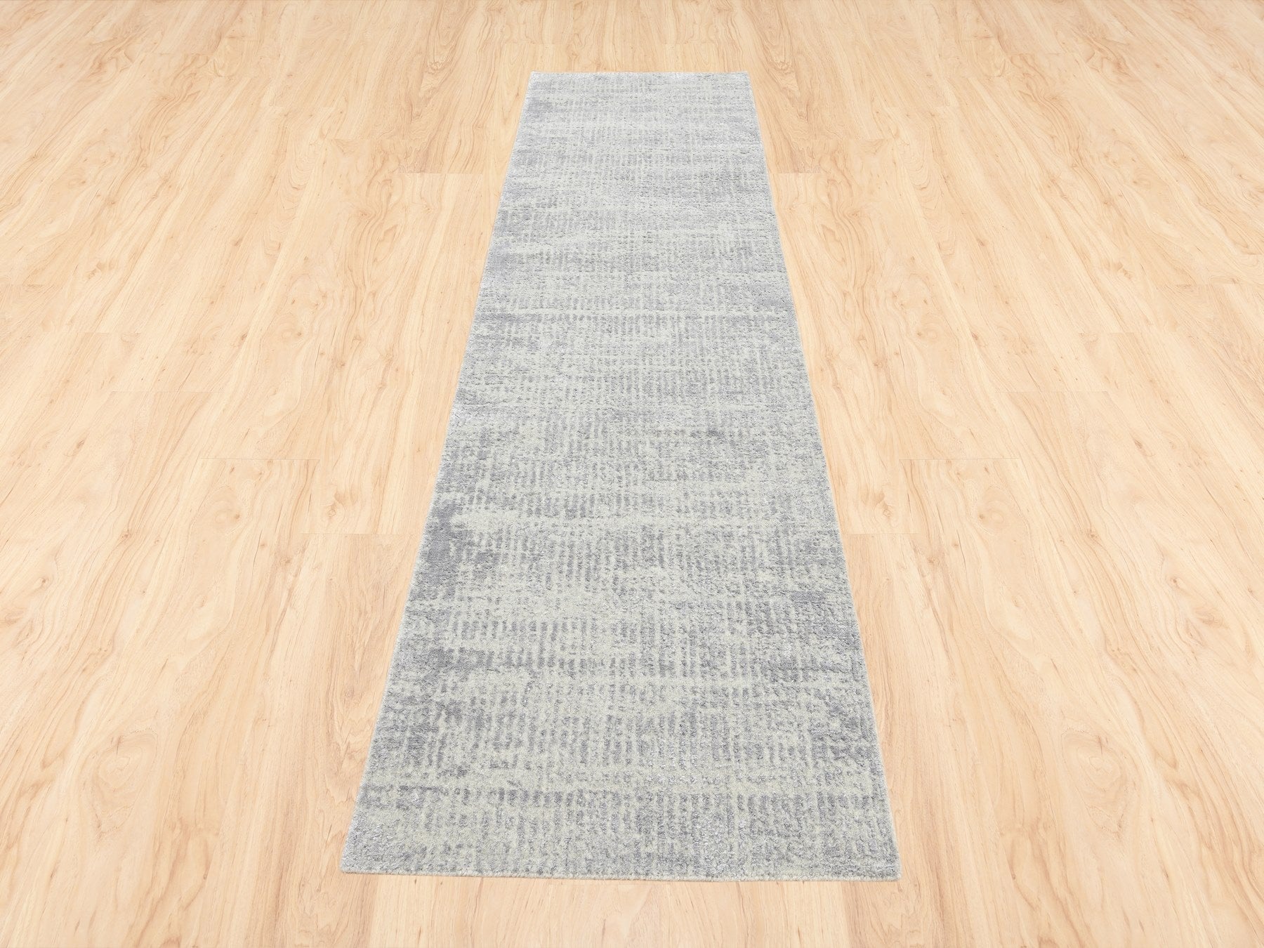 Modern / Contemporary hand-knotted wool/art silk runner in Gray, 2'7" x 10' — SKU O062845 (view 2)