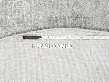 Grey 6'0" x 6'0" Modern / Contemporary Handloom Wool/Silk Rug - Sku: O062861