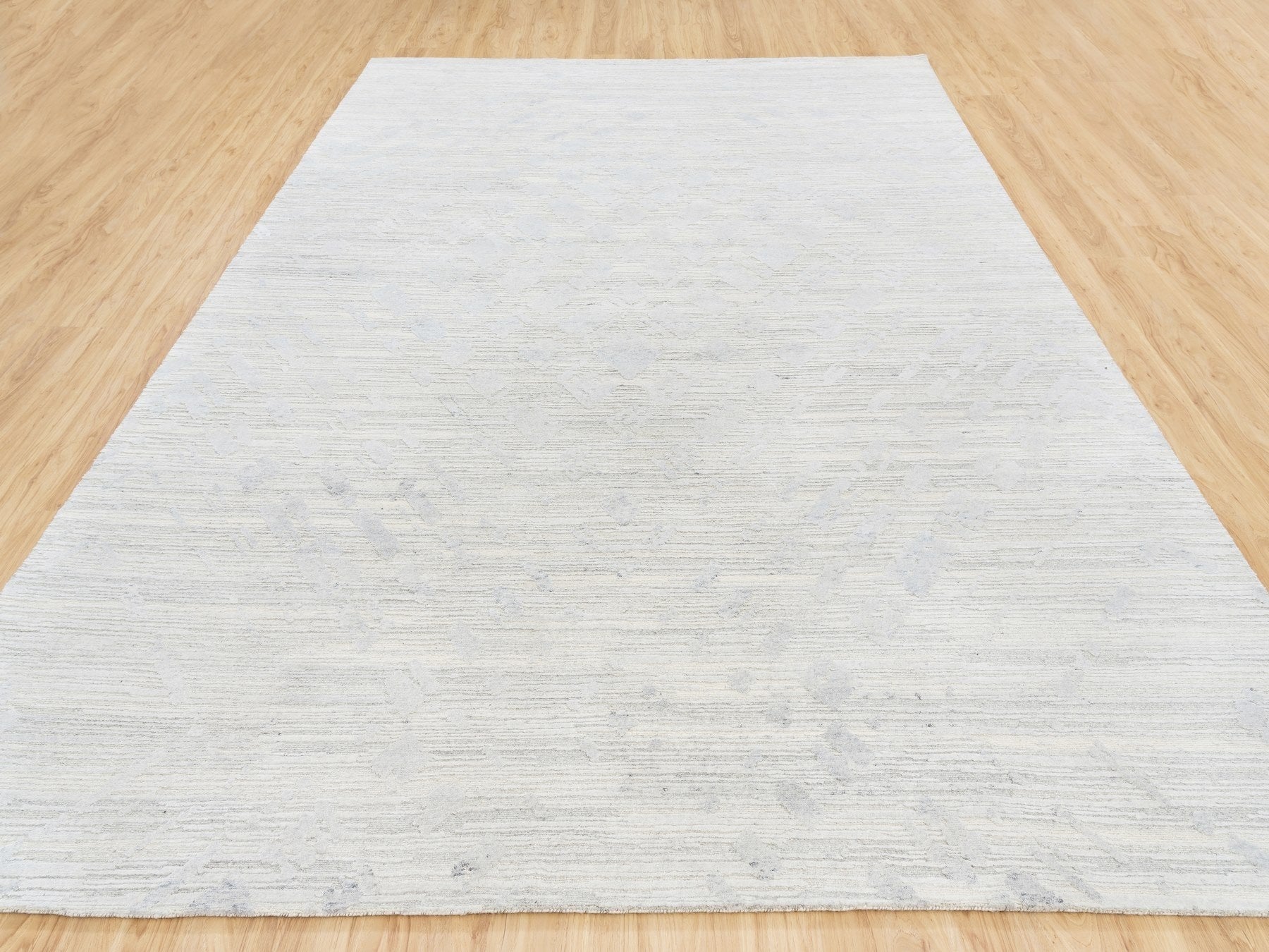 Modern / Contemporary hand-knotted wool rug in Gray, 9' x 12' — SKU O062890 (view 2)