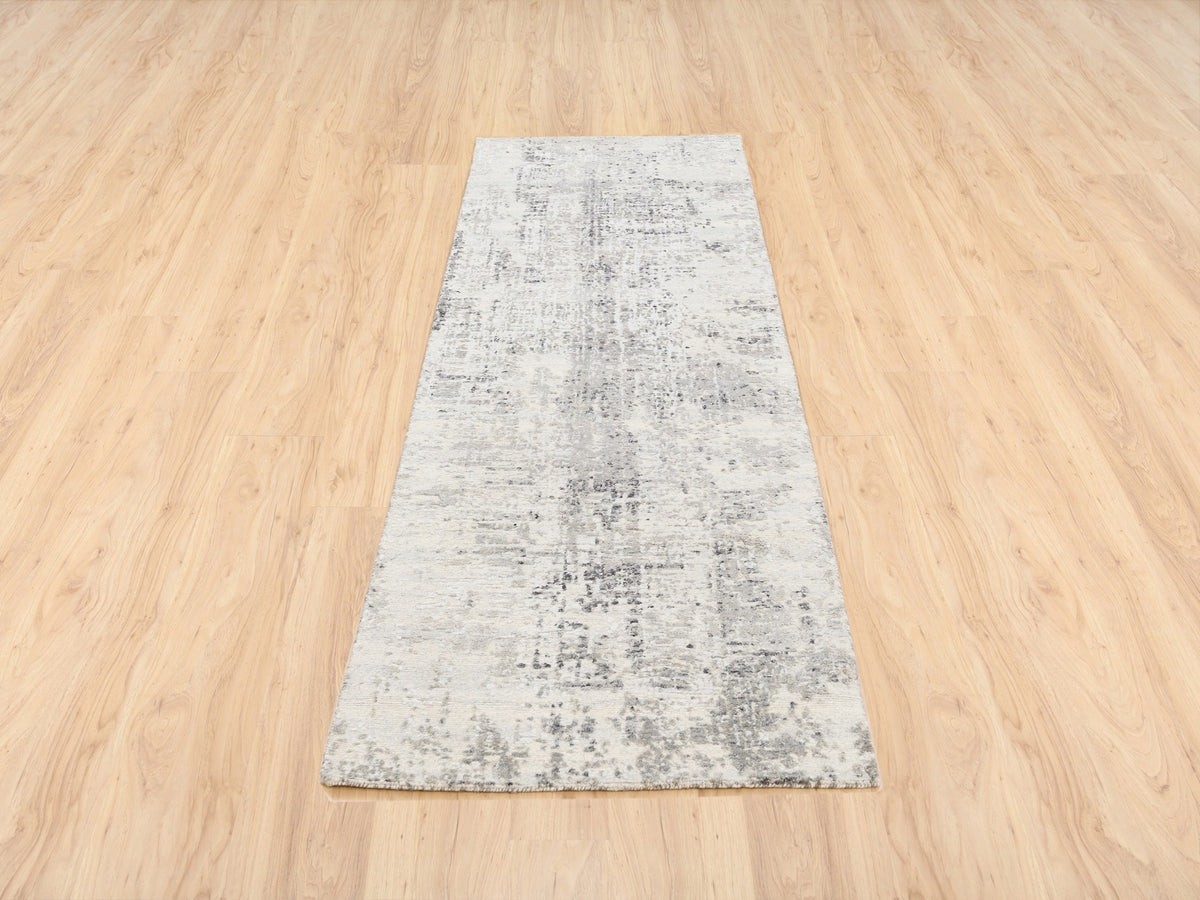 Modern / Contemporary hand-knotted wool runner in Gray, 2'6" x 8'1" — SKU O062913 (view 2)