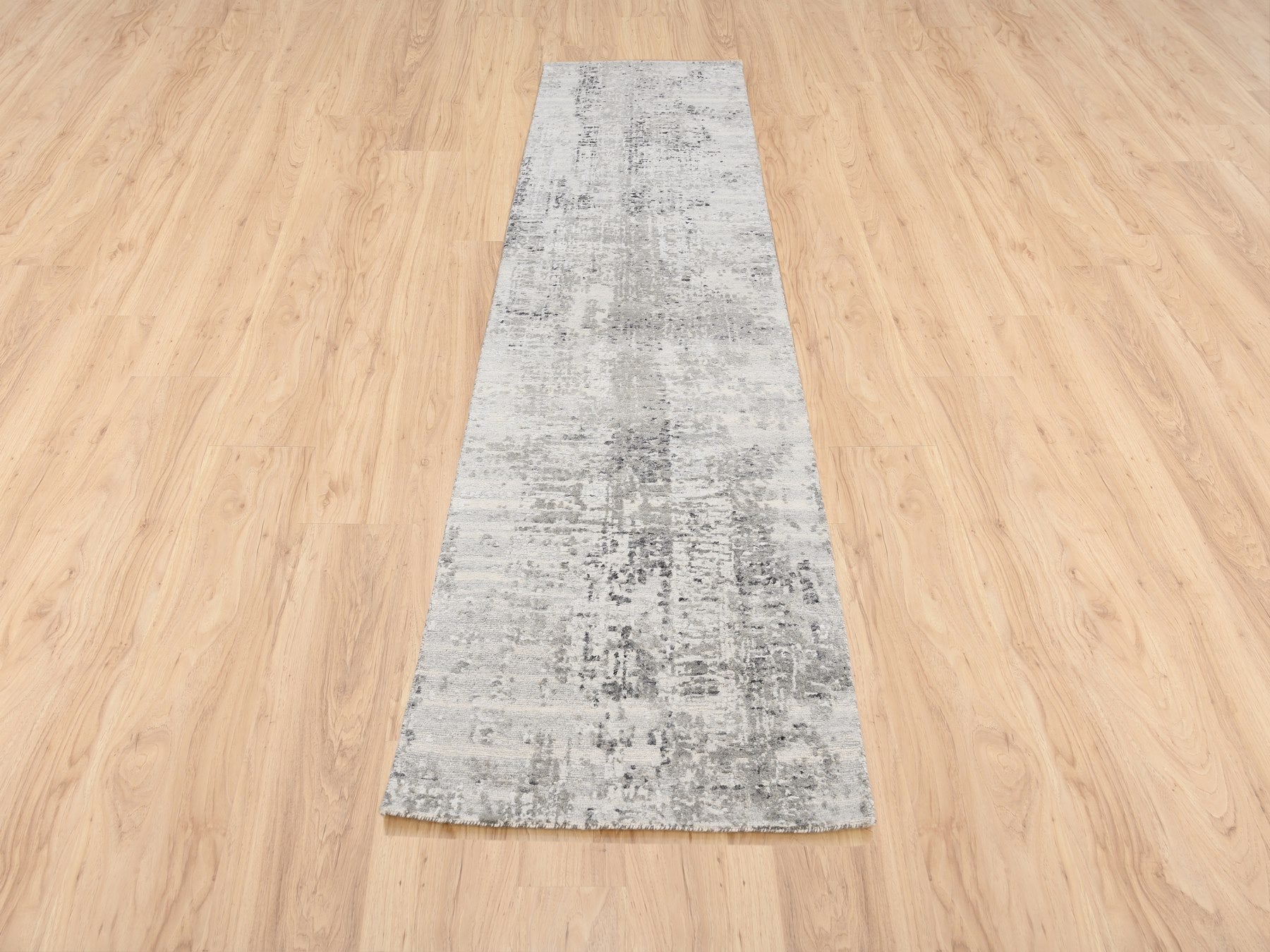 Gray 2'5" x 10'0" Modern / Contemporary Hand knotted Wool Rug - Sku: O062921