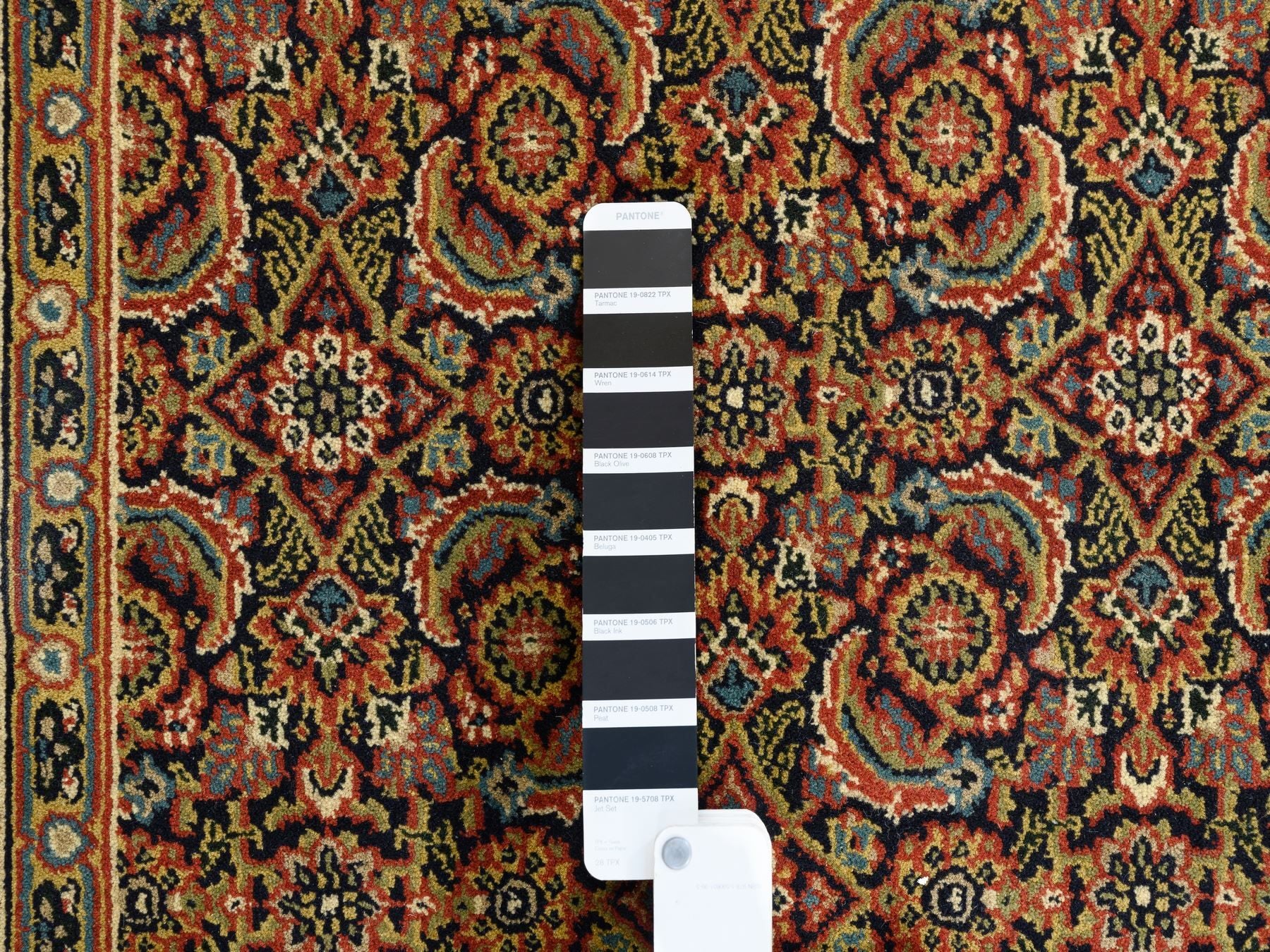 Herati Fine Oriental hand-knotted wool rug in Black & Red, 4'2" x 6'3" — SKU O062978 (view 4)