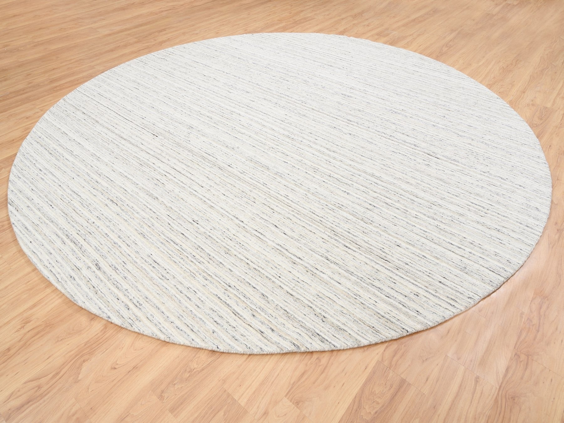Modern / Contemporary hand-knotted wool rug in Gray, 11'9" x 11'10" — SKU O063041 (view 4)