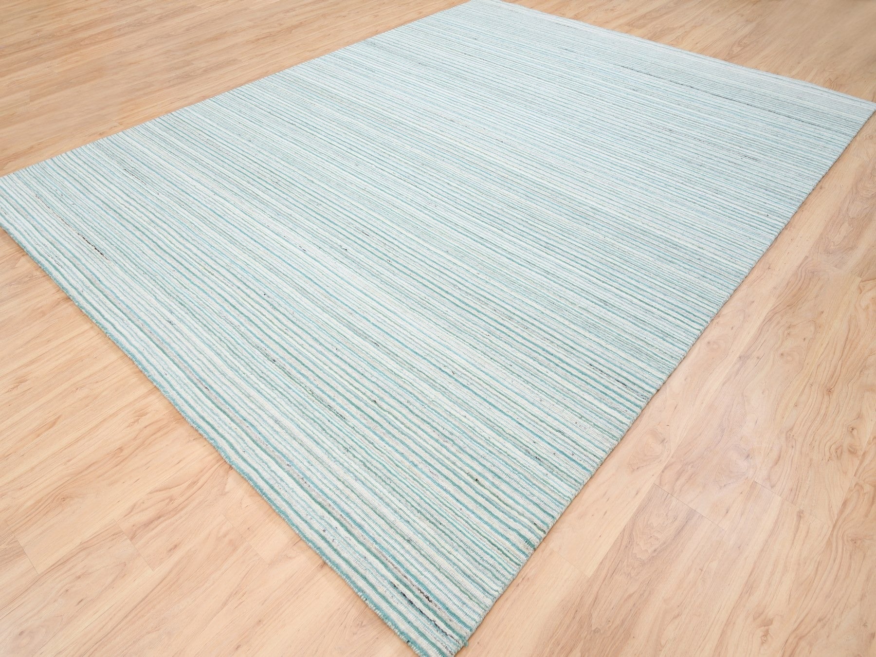 Modern / Contemporary hand-knotted wool rug in Green, 9'1" x 12' — SKU O063043 (view 3)