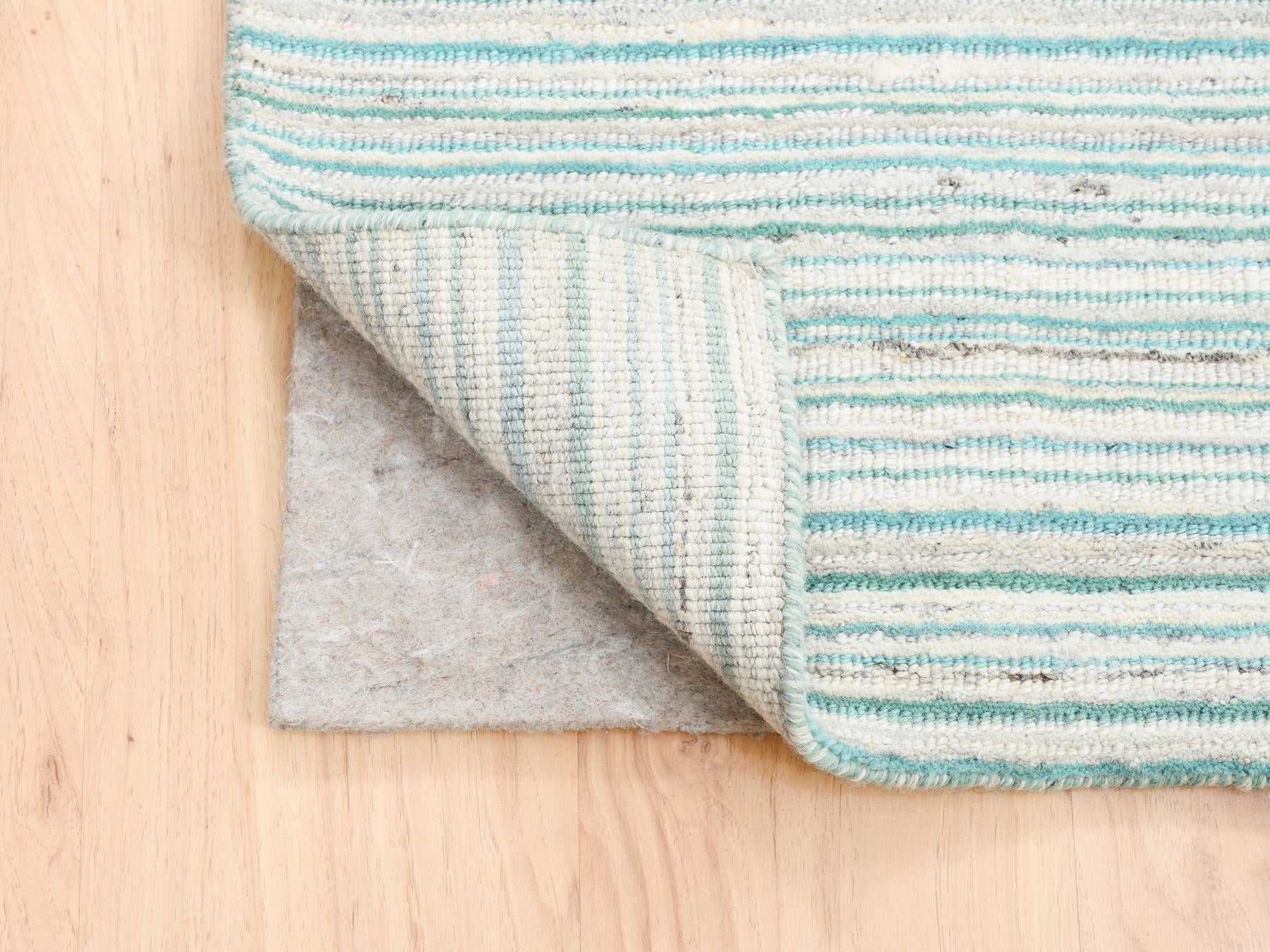 Modern / Contemporary hand-knotted wool rug in Green, 9'1" x 12' — SKU O063043 (view 4)