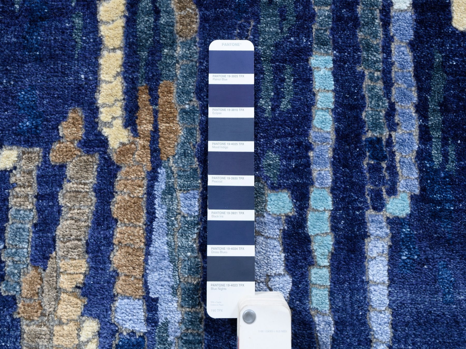 Modern / Contemporary hand-knotted wool/silk runner in Blue, 2'7" x 19'7" — SKU O063058 (view 4)