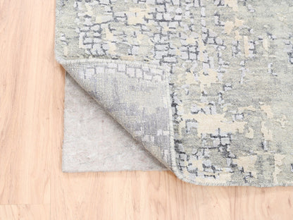 Grey 4'1" x 9'9" Modern / Contemporary Hand knotted Wool/Silk Rug - Sku: O063062