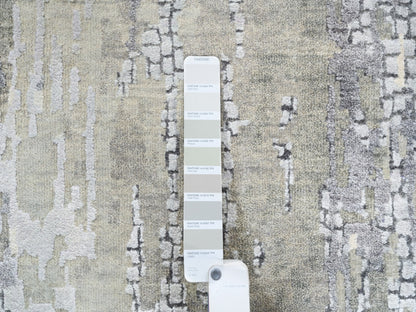 Modern / Contemporary hand-knotted wool/silk runner in Gray, 4'1" x 9'9" — SKU O063062 (view 4)