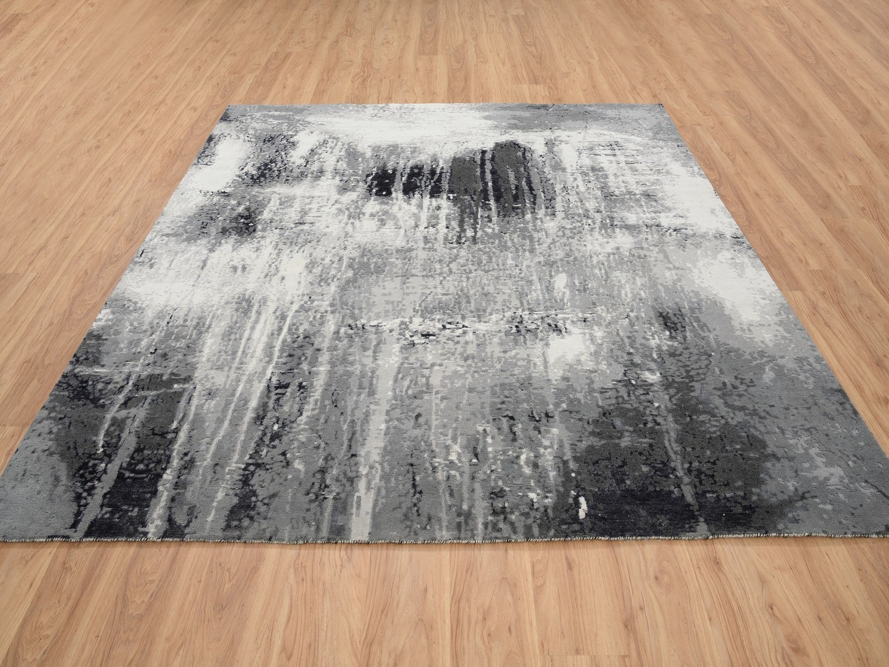 Modern / Contemporary hand-knotted wool/silk rug in Ivory, 8' x 8'1" — SKU O063178 (view 2)
