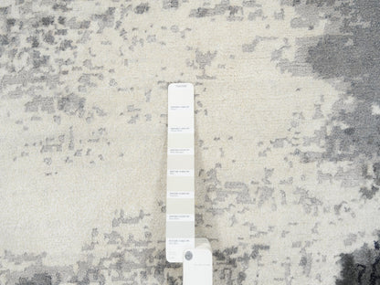 Ivory 8'0" x 8'1" Modern and Contemporary Hand knotted Wool/Silk Rug - Sku: O063178