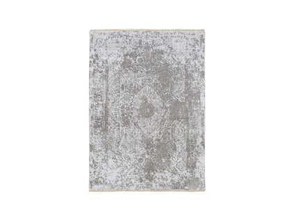 Transitional hand-knotted wool/silk rug in Gray, 4'2" x 6' — SKU O063183