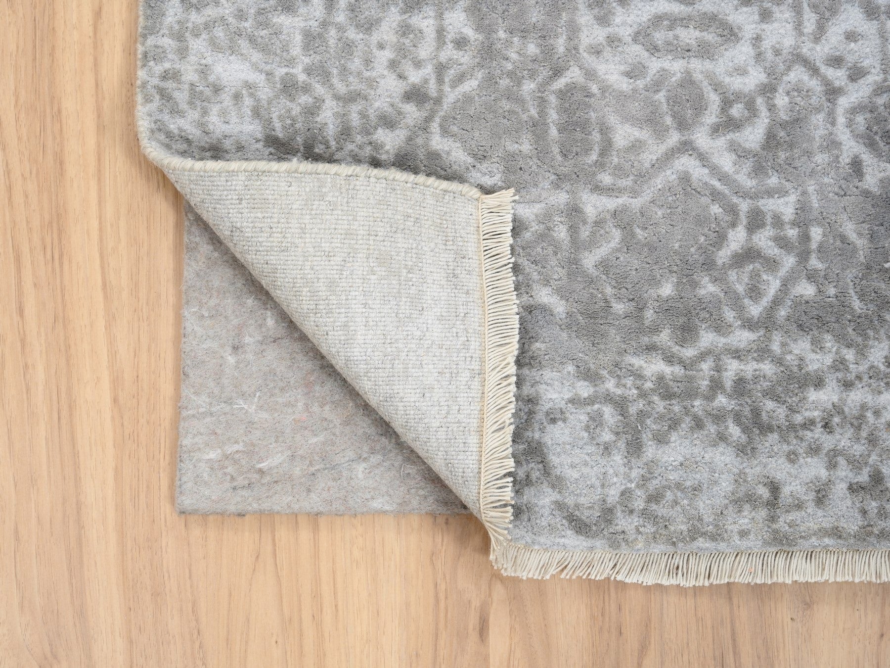 Transitional hand-knotted wool/silk runner in Gray, 2'7" x 7'9" — SKU O063196 (view 3)