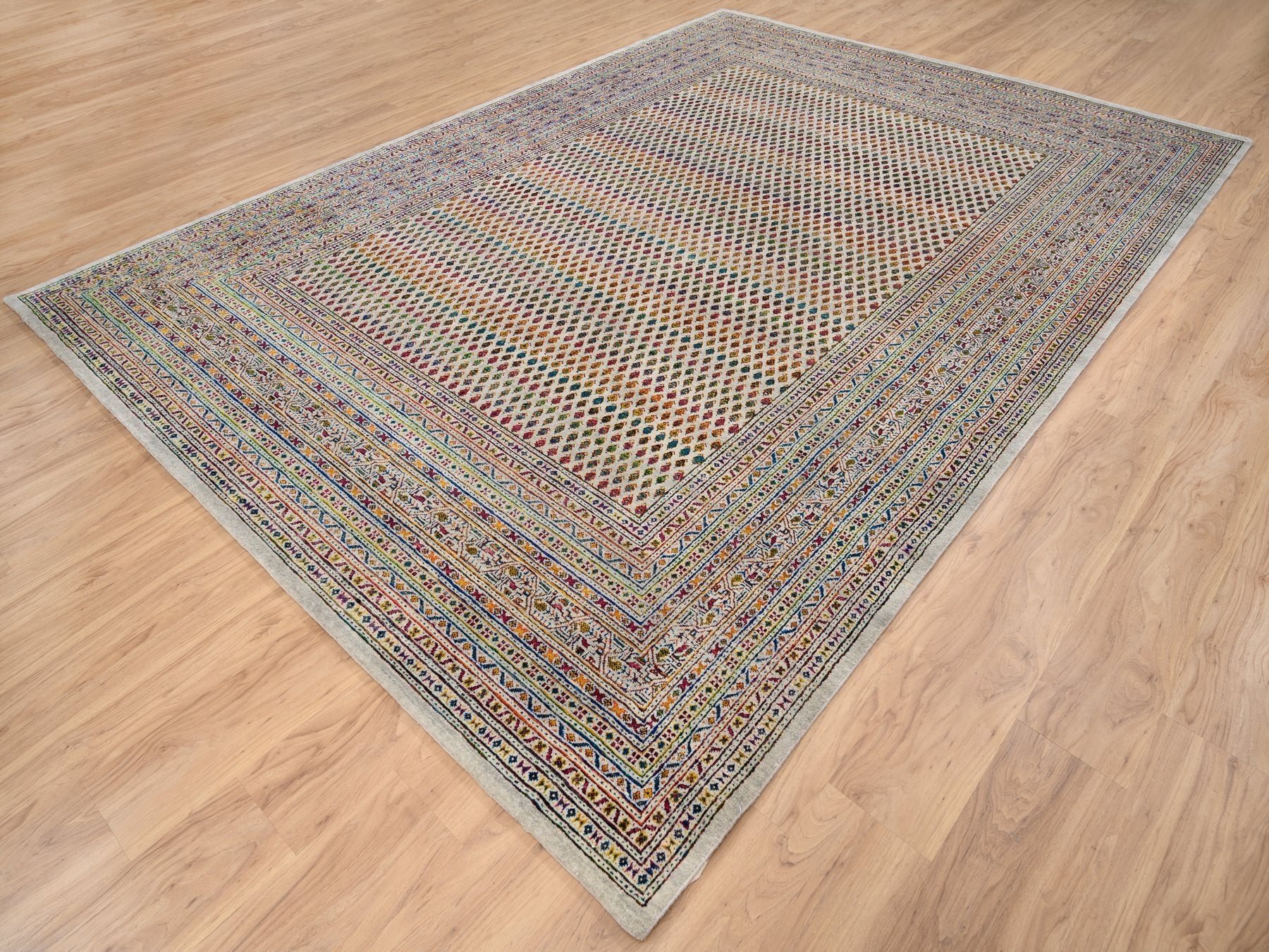 Sarouk Modern / Contemporary hand-knotted wool/sari silk rug in Beige, 8'8" x 12'2" — SKU O063206 (view 3)