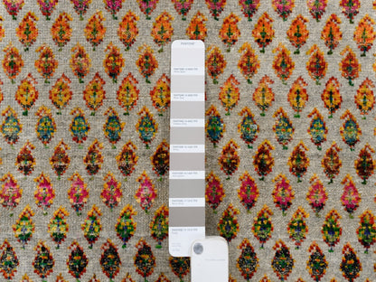 Beige 5'2" x 5'0" Modern and Contemporary Hand knotted Wool/Silk Rug - Sku: O063221