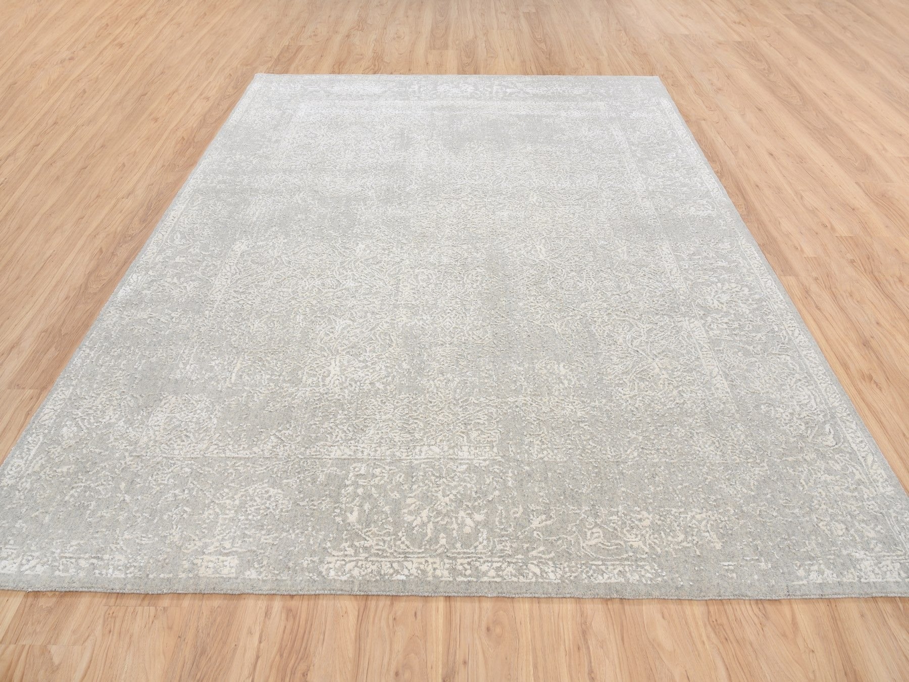 Modern / Contemporary hand-knotted wool/art silk rug in Beige, 8' x 10' — SKU O063267 (view 2)