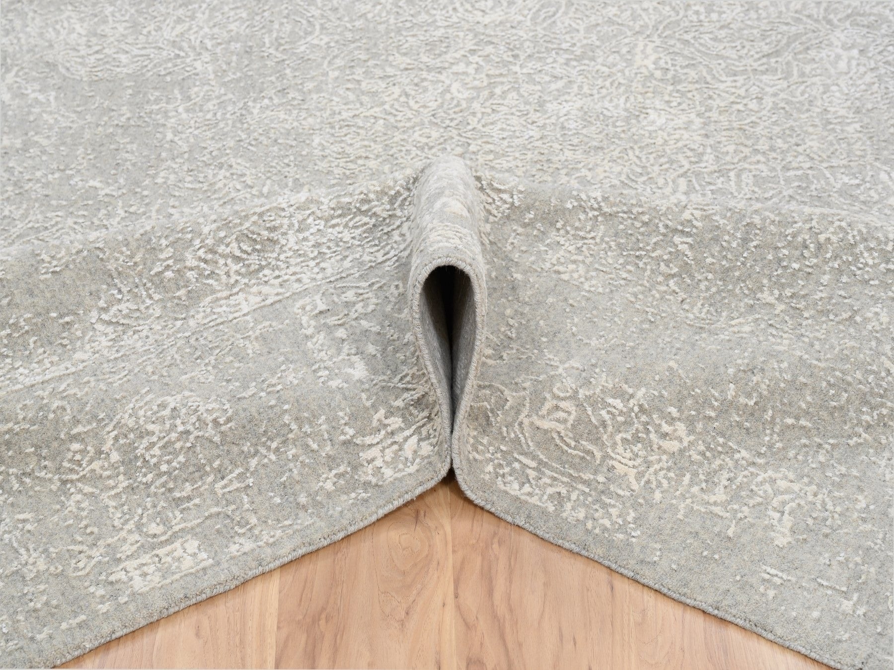 Modern / Contemporary hand-knotted wool/art silk rug in Beige, 8' x 10' — SKU O063267 (view 5)