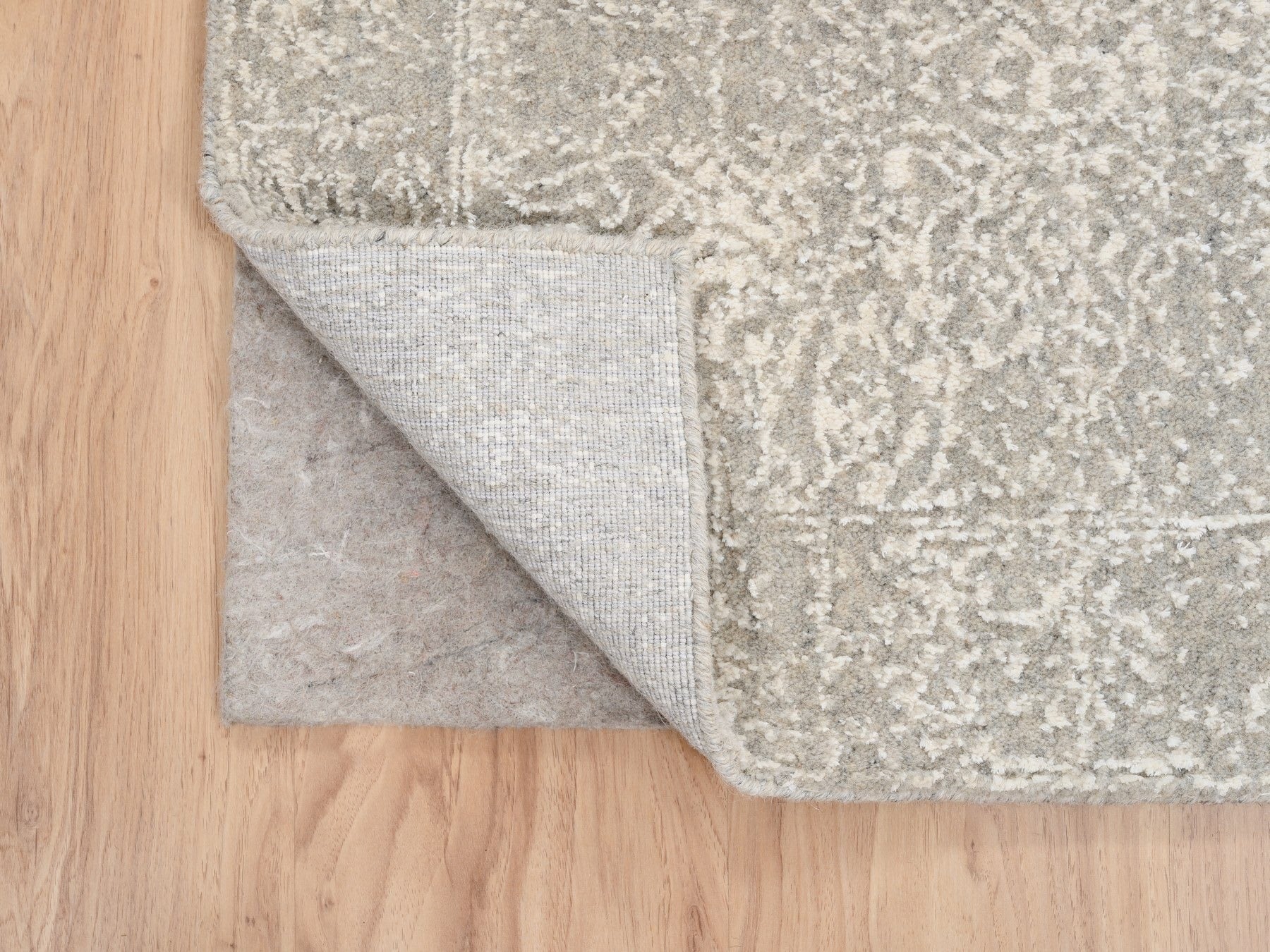 Modern / Contemporary hand-knotted wool/art silk runner in Beige, 2'6" x 8' — SKU O063280 (view 3)