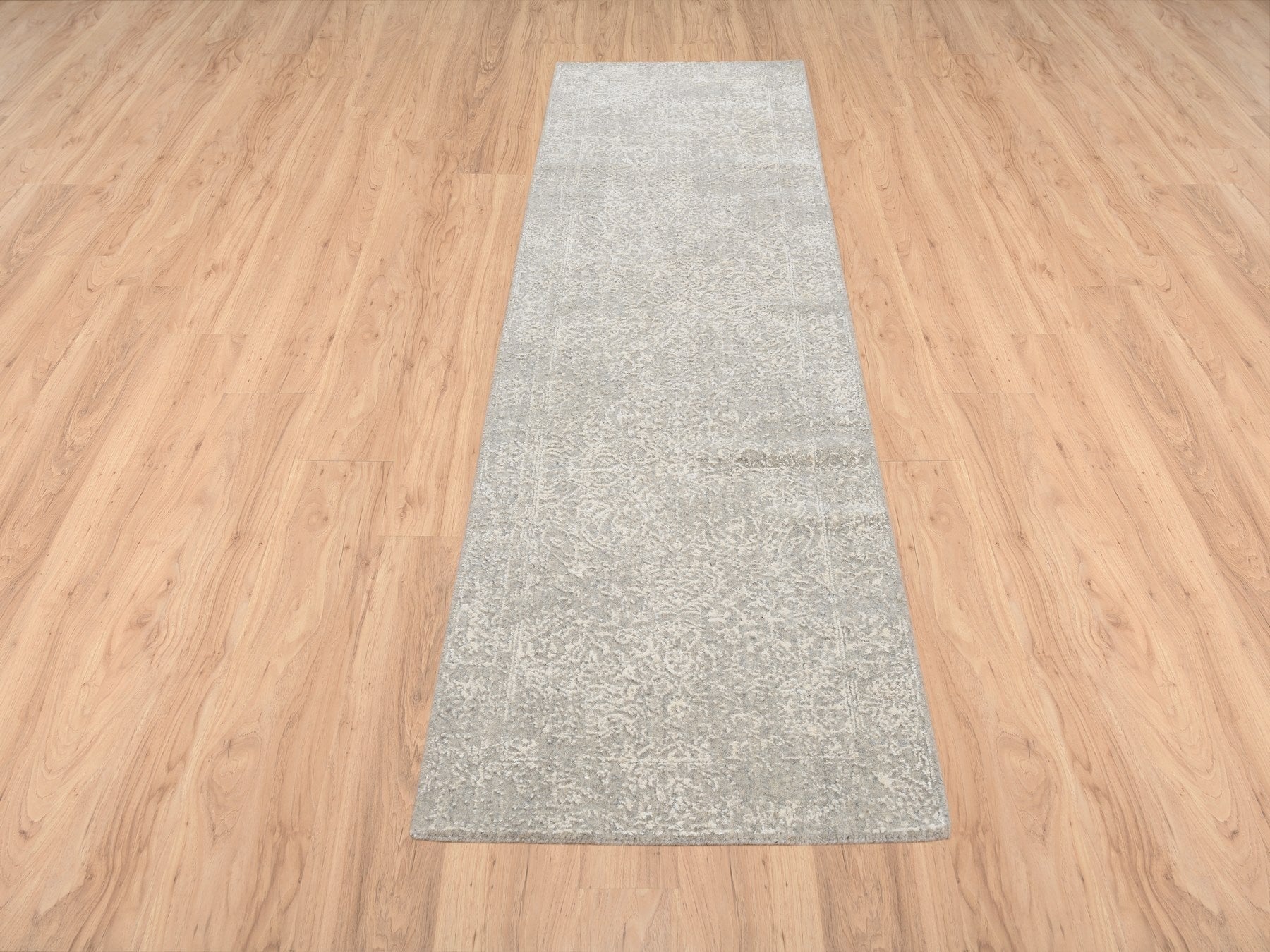 Modern / Contemporary hand-knotted wool/art silk runner in Beige, 2'5" x 7'10" — SKU O063282 (view 2)
