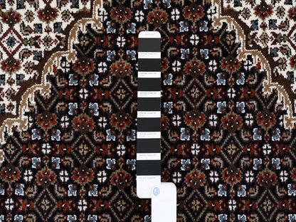 Black 3'10" x 10'4" Fine Oriental Hand knotted Wool Rug - Sku: O063320