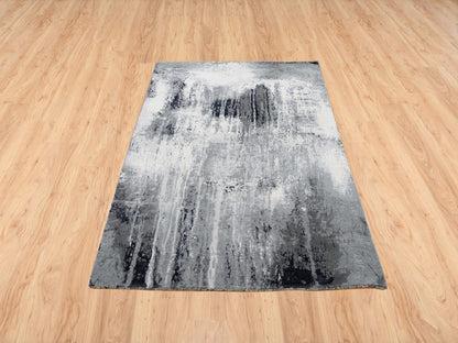 Grey 4'1" x 6'0" Modern / Contemporary Hand knotted Wool/Silk Rug - Sku: O063462