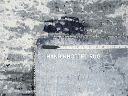 Grey 4'1" x 6'0" Modern / Contemporary Hand knotted Wool/Silk Rug - Sku: O063462