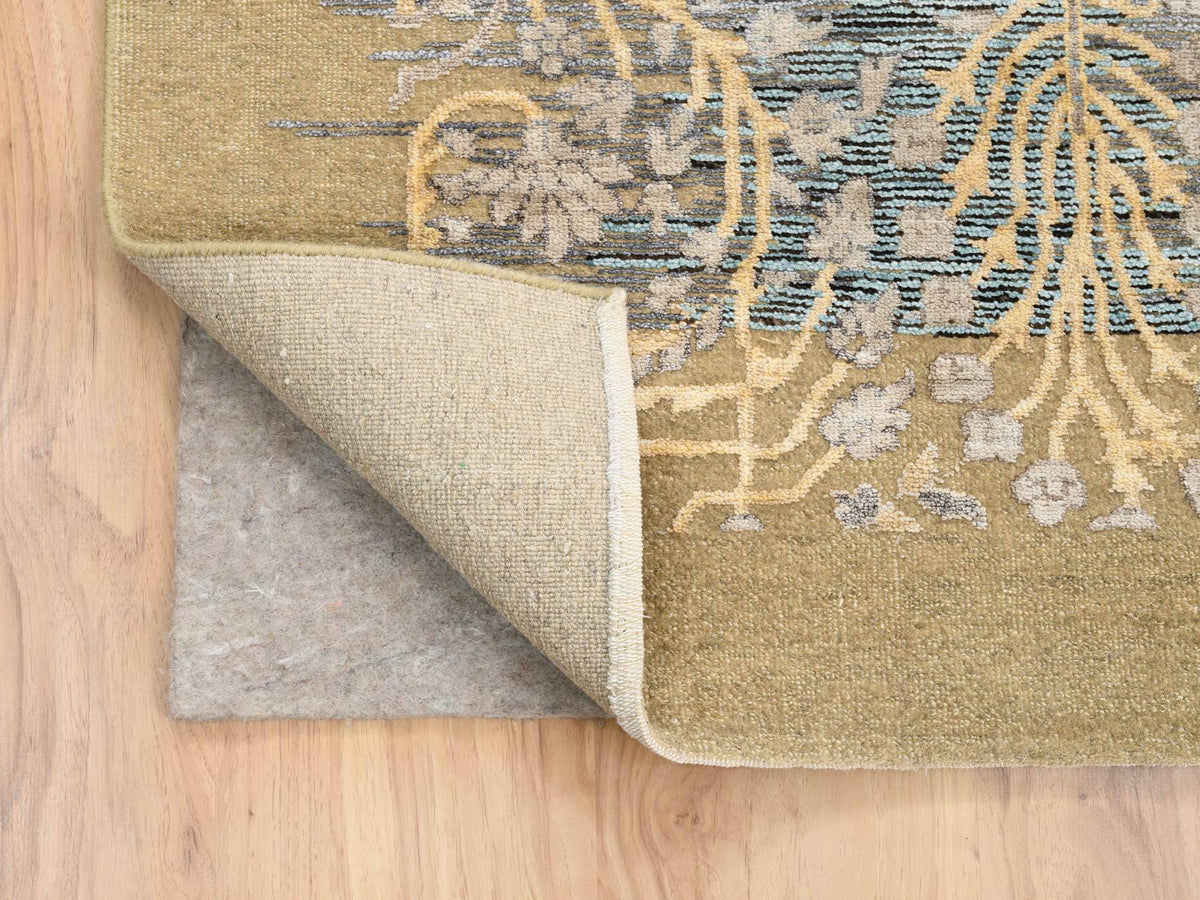 Sarouk Transitional hand-knotted wool/silk rug in Brown, 9'2" x 12' — SKU O063680 (view 4)