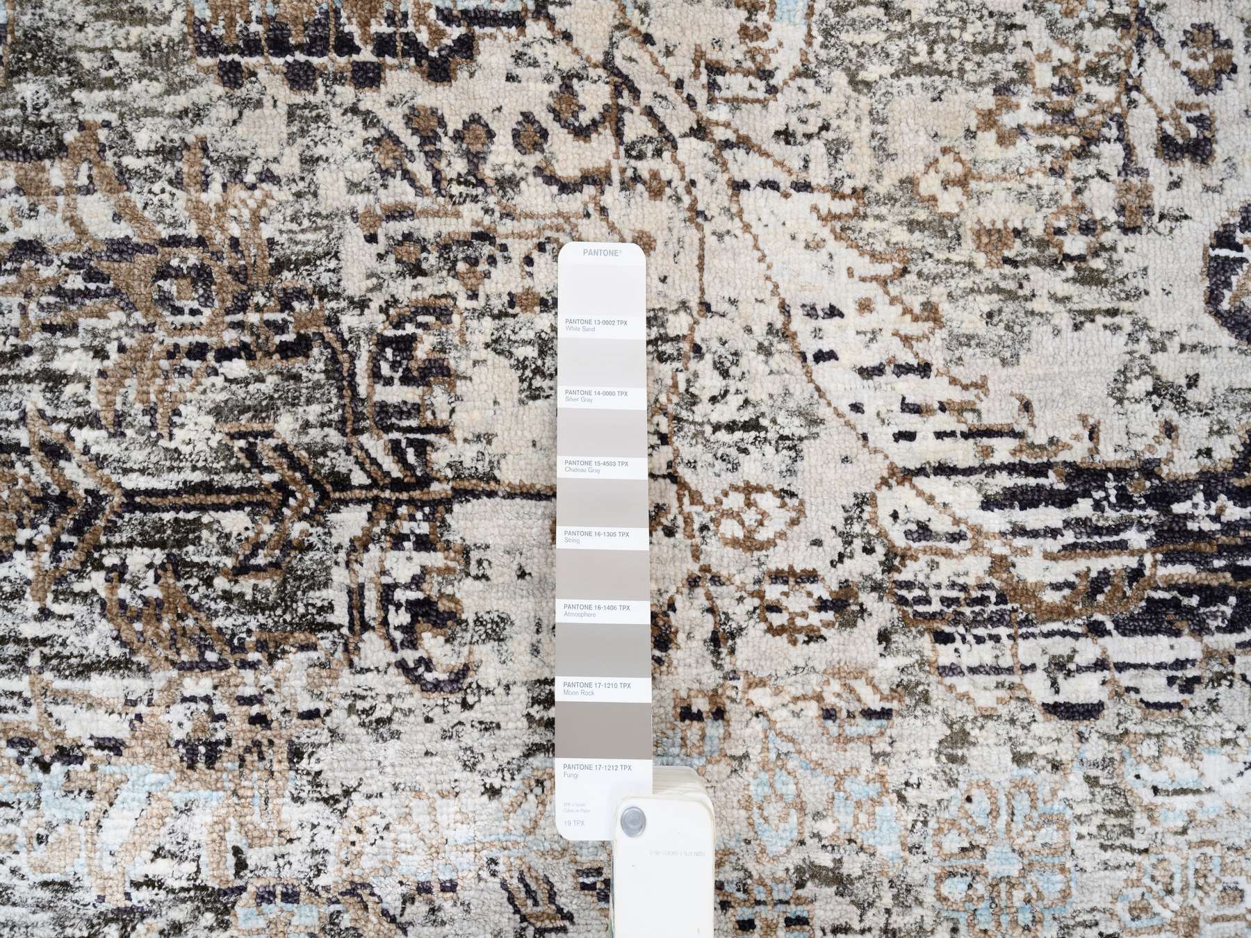 Transitional hand-knotted wool/silk rug in Brown, 8' x 8'1" — SKU O063684 (view 7)