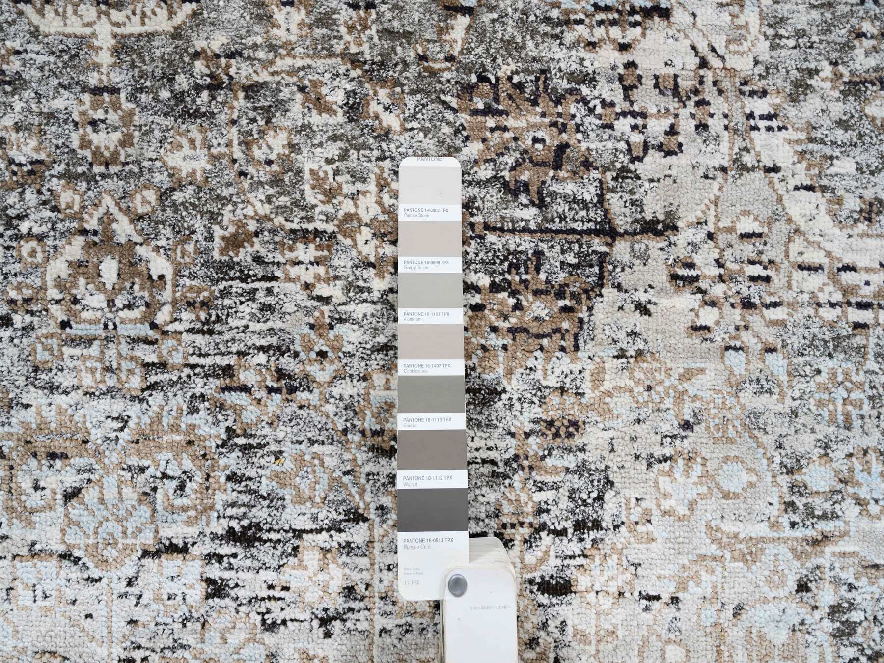 Transitional hand-knotted wool/silk rug in Brown, 4'1" x 6' — SKU O063694 (view 4)