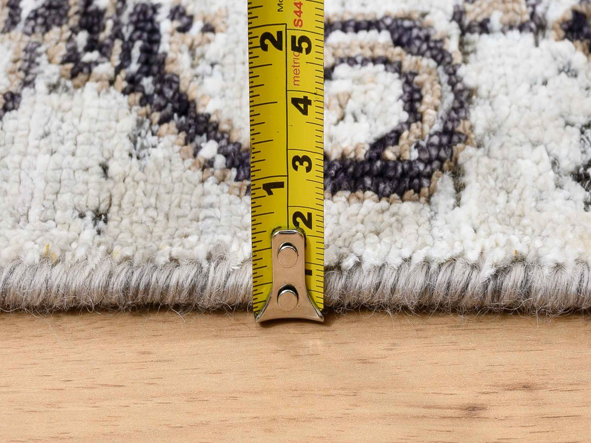 Transitional hand-knotted wool/silk rug in Brown, 4'1" x 6' — SKU O063694 (view 7)