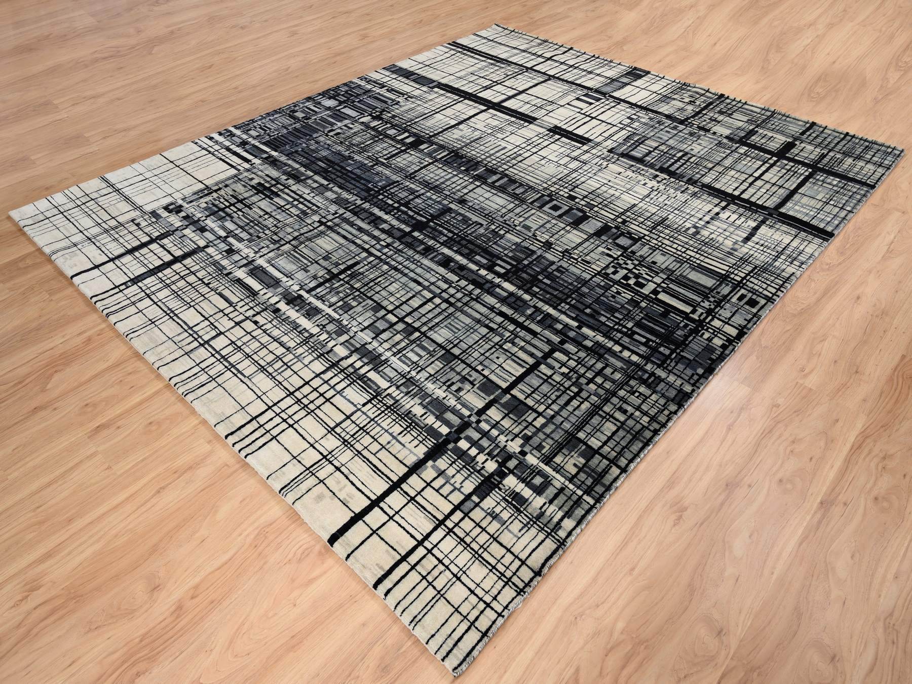 Modern / Contemporary hand-knotted wool rug in Black, 8'2" x 9'9" — SKU O063702 (view 3)