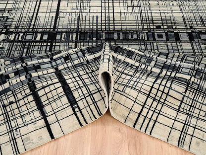 Modern / Contemporary hand-knotted wool rug in Black, 8'2" x 9'9" — SKU O063702 (view 5)