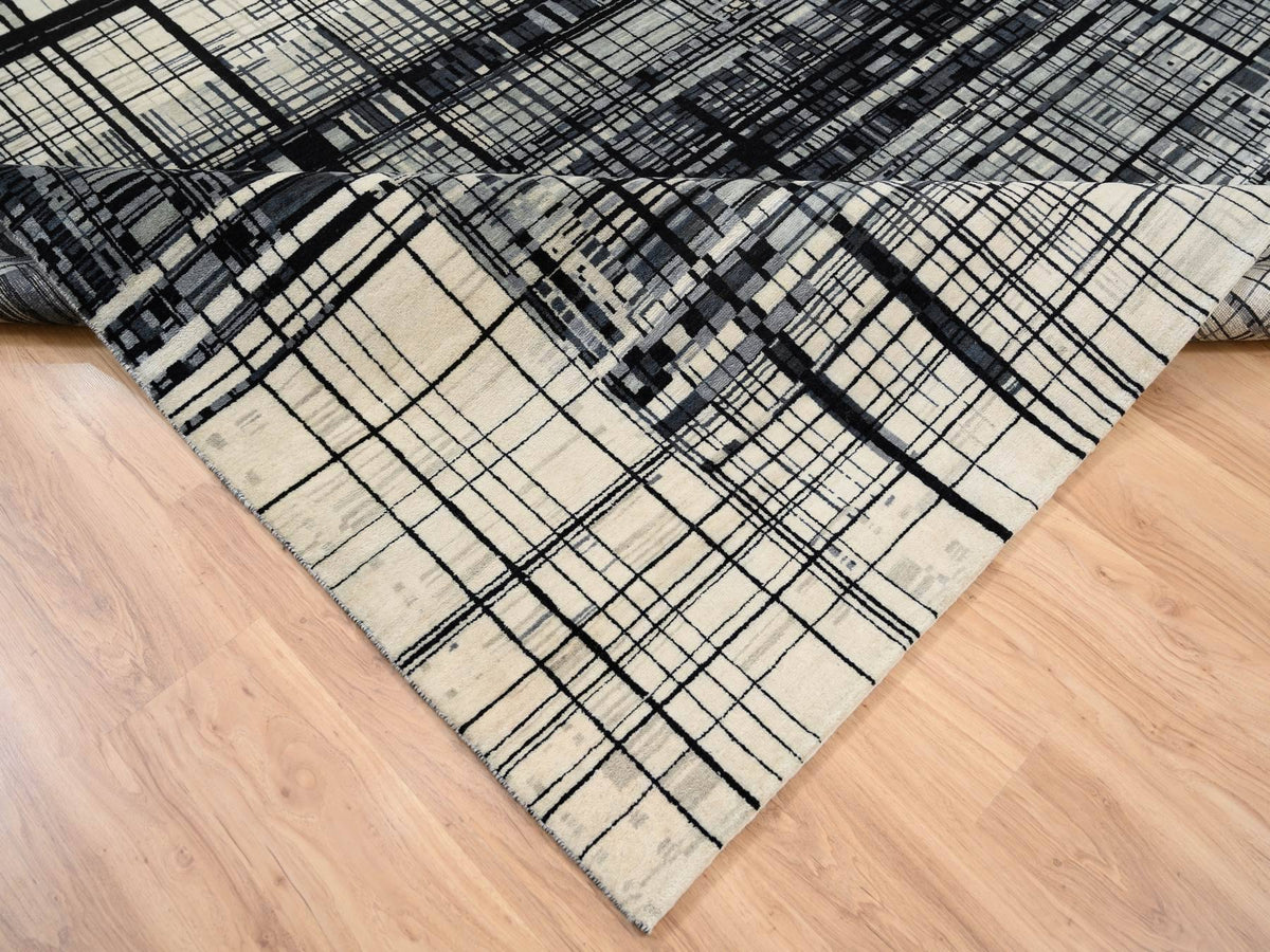 Modern / Contemporary hand-knotted wool rug in Black, 8'2" x 9'9" — SKU O063702 (view 6)