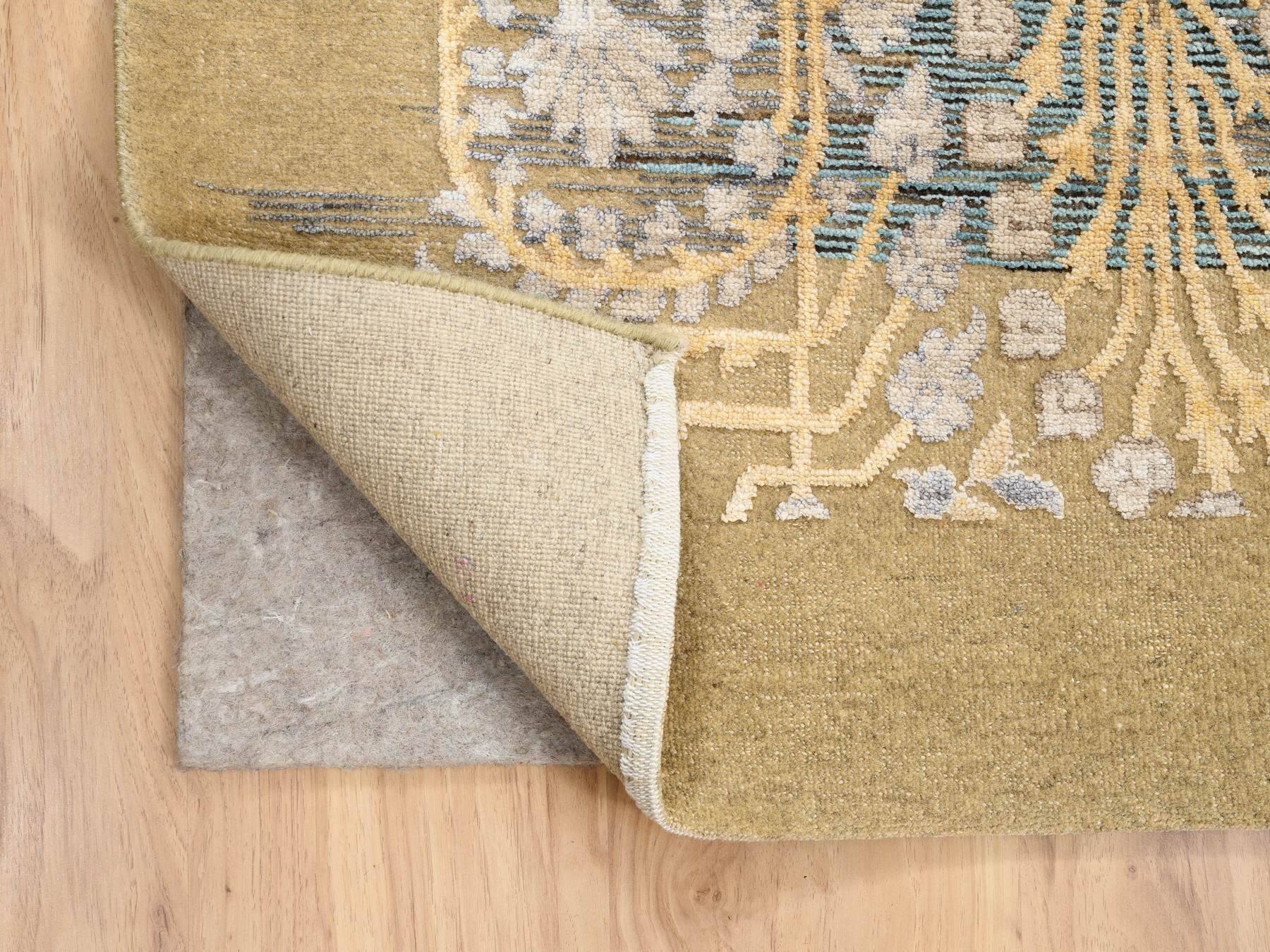 Sarouk Transitional hand-knotted wool/silk rug in Brown, 9' x 12'2" — SKU O063724 (view 4)