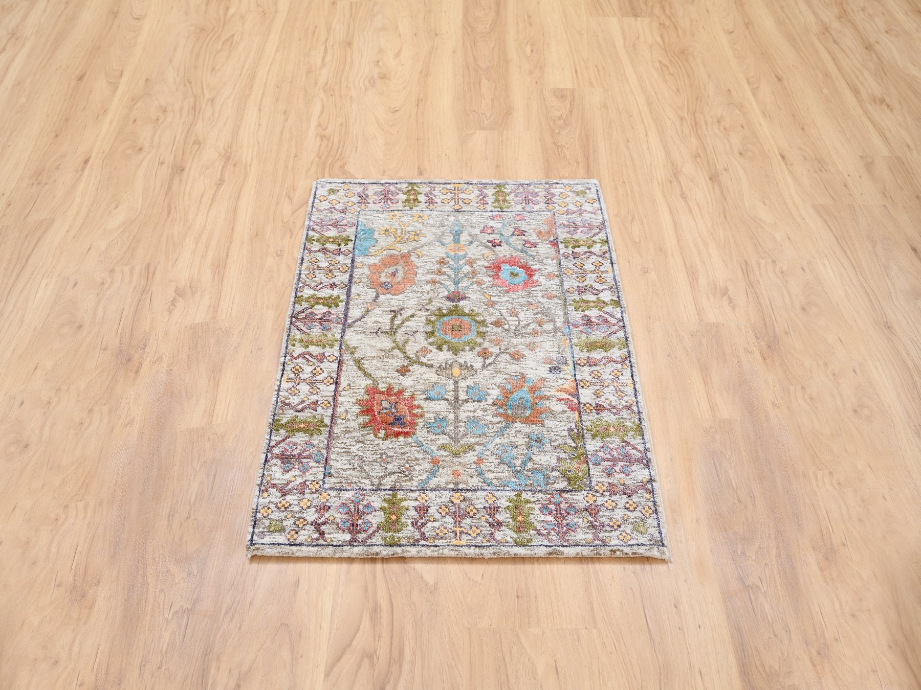 Wool / Silk hand-knotted wool/silk rug in Beige, 2'3" x 3'2" — SKU O063743 (view 2)