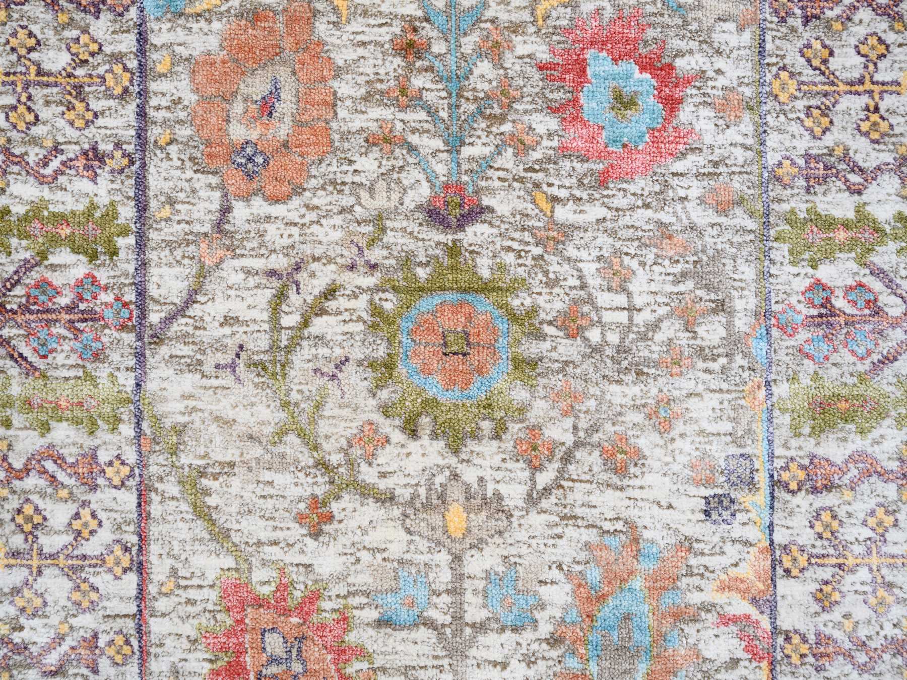 Wool / Silk hand-knotted wool/silk rug in Beige, 2'3" x 3'2" — SKU O063743 (view 5)