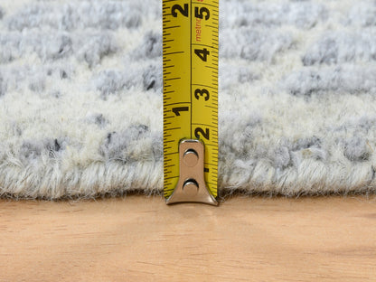 Grey 2'6" x 8'0" Modern / Contemporary Handloom Wool/Silk Rug - Sku: O063762