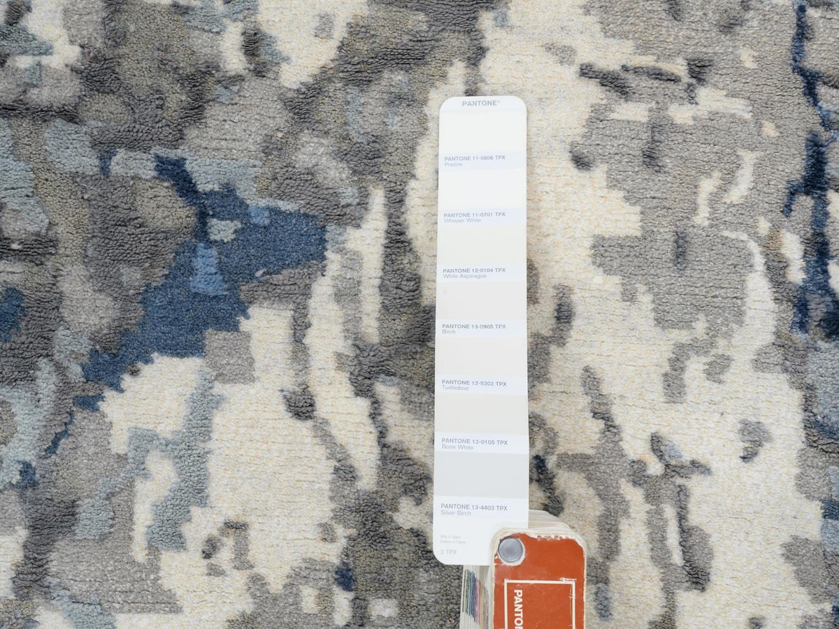 Modern / Contemporary hand-knotted wool/art silk runner in Blue, 2'6" x 6'2" — SKU O063763 (view 4)