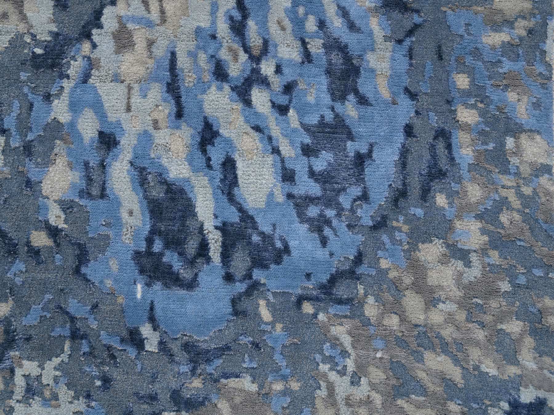 Modern / Contemporary hand-knotted wool/art silk runner in Blue, 2'6" x 6'2" — SKU O063763 (view 5)
