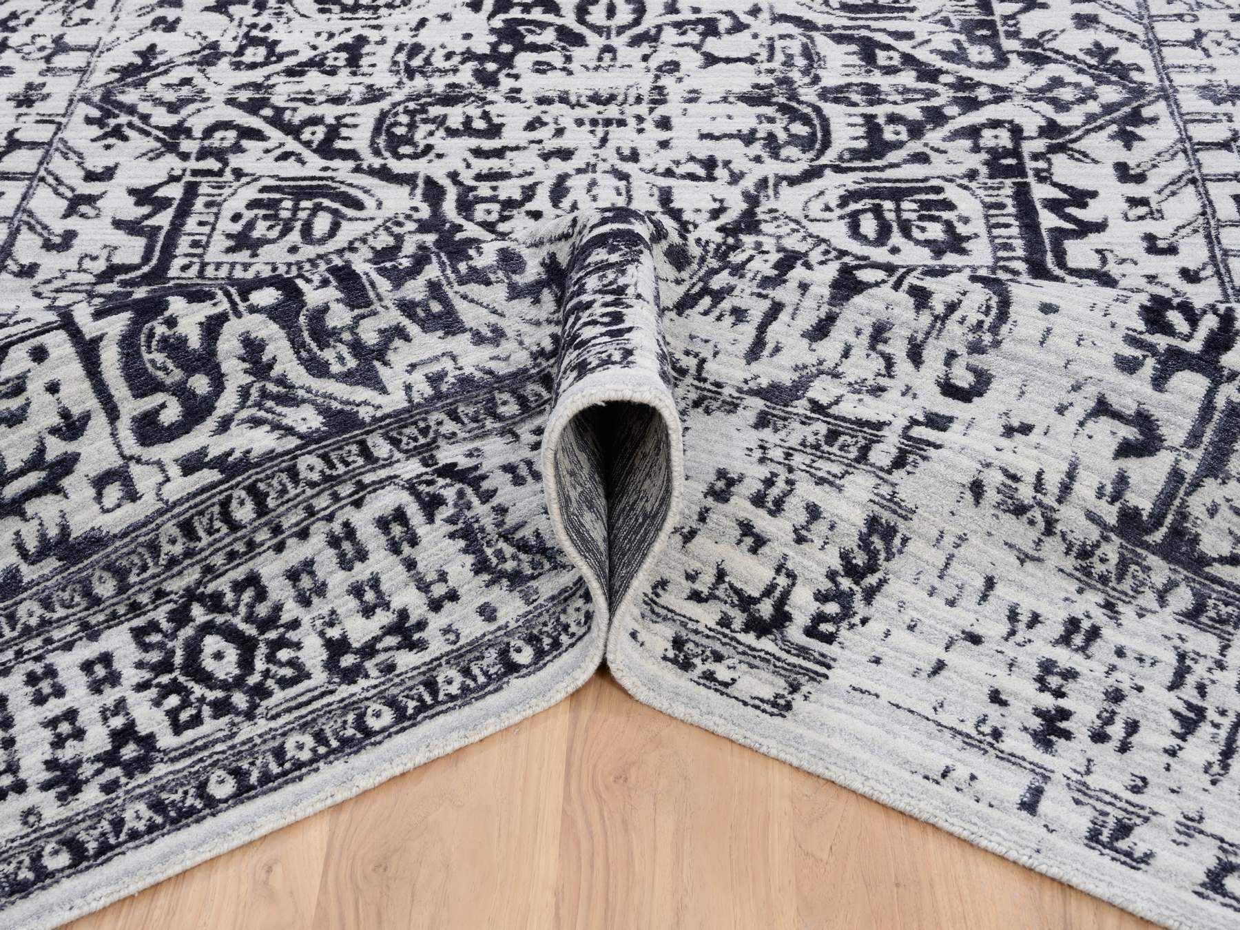Heriz Heriz hand-knotted wool/silk rug in Black & Ivory, 9' x 11'10" — SKU O063790 (view 5)