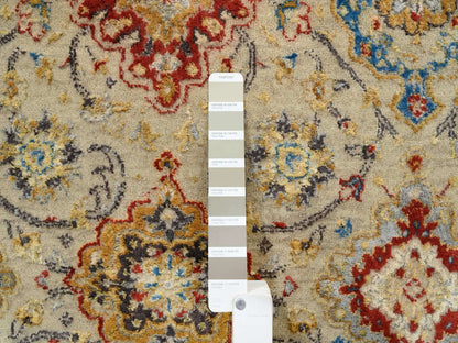 Transitional hand-knotted wool/pure silk rug in Beige, 5'3" x 7' — SKU O063796 (view 4)