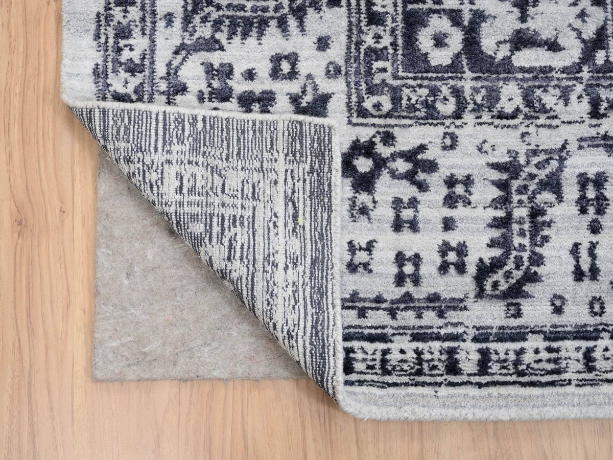 Heriz Heriz hand-knotted wool/silk rug in Black & Ivory, 8'10" x 11'10" — SKU O063827 (view 4)