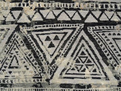 Black 9'1" x 12'0" Modern and Contemporary Hand knotted Wool Rug - Sku: O063875