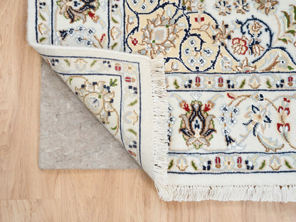 Ivory 4'2" x 10'1" Fine Oriental Hand knotted Wool Rug - Sku: O063964