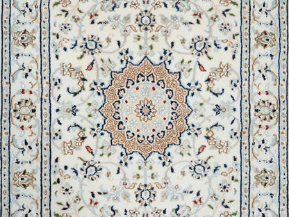 Ivory 2'8" x 13'3" Fine Oriental Hand knotted Wool Rug - Sku: O063975