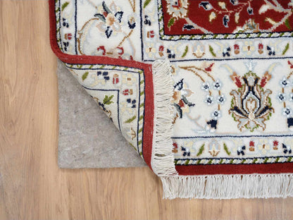 Red 5'0" x 5'1" Fine Oriental Hand knotted Wool Rug - Sku: O064011