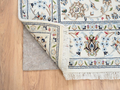 Ivory 4'10" x 6'8" Fine Oriental Hand knotted Wool Rug - Sku: O064030