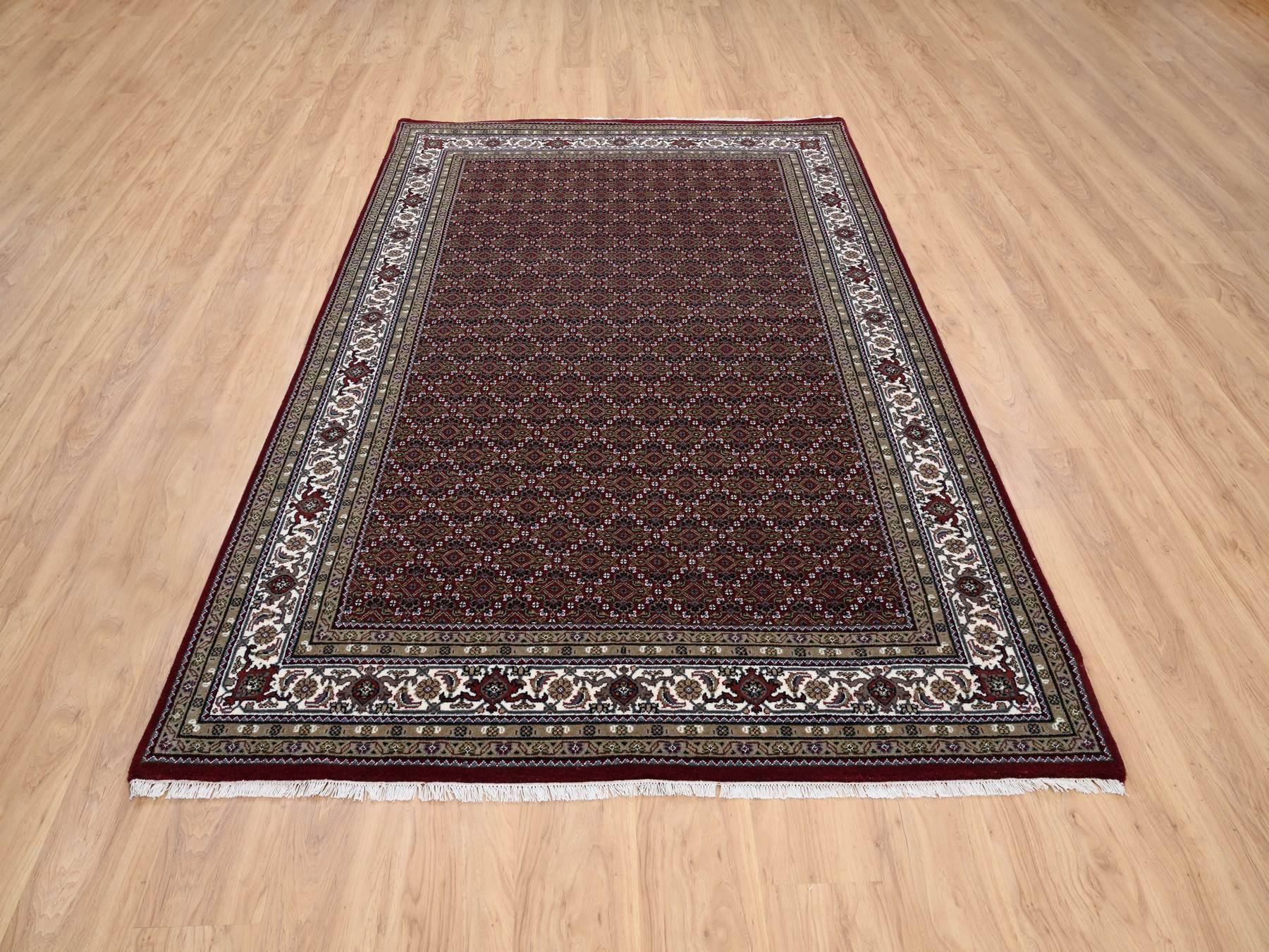 Herati Fine Oriental hand-knotted wool rug in Red & Ivory, 5'9" x 8'9" — SKU O064088 (view 2)