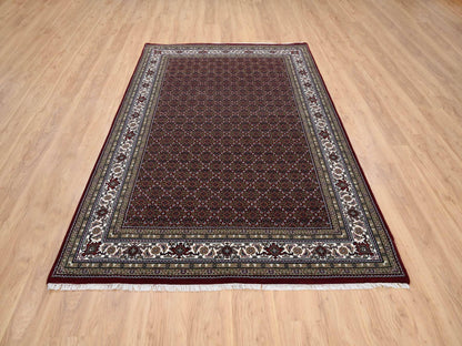 Red 5'9" x 8'9" Traditional Hand knotted Wool Rug - Sku: O064088