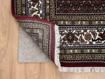 Red 5'9" x 8'9" Traditional Hand knotted Wool Rug - Sku: O064088